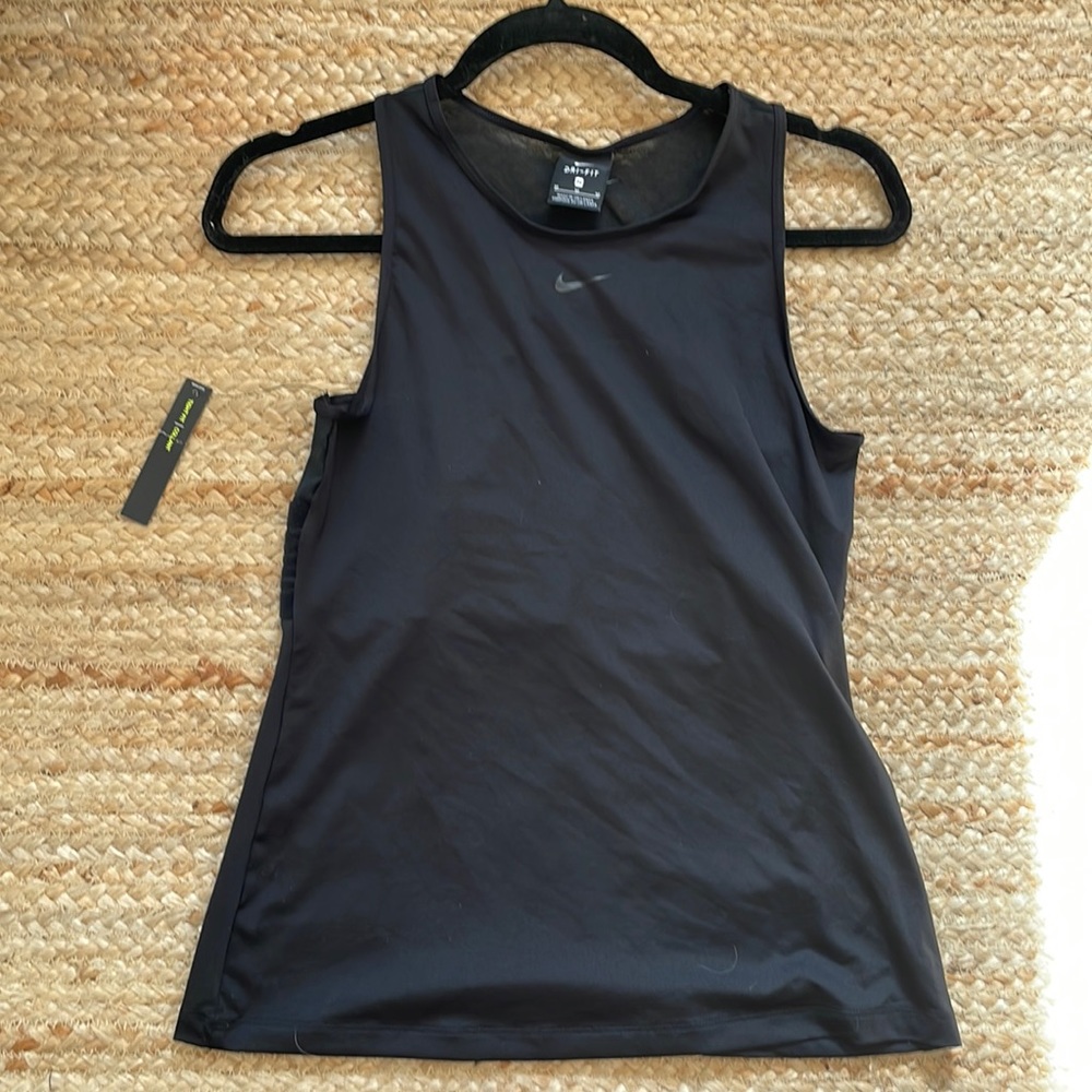 Nike womens dry-fit tank size medium NBW NWT